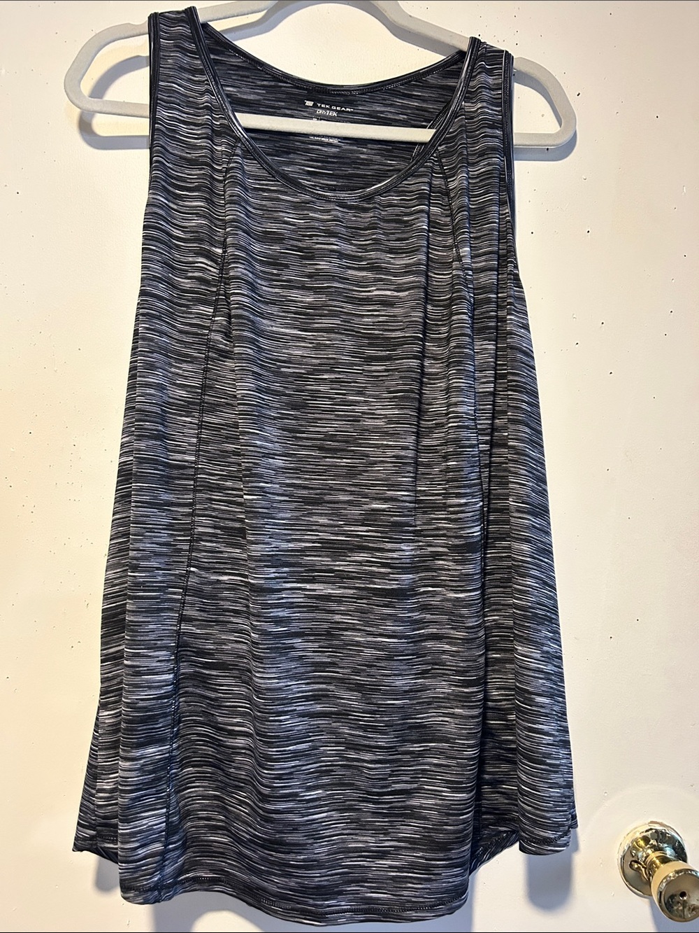 Women's Gray Sleeveless Work Out Top